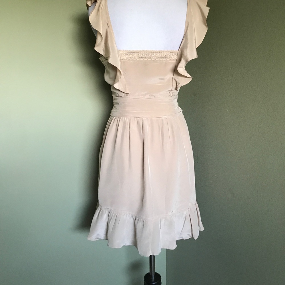 Bebe Women’s Silk Tan Ruffle detail Sleeveless dress size XS - Picture 4 of 9